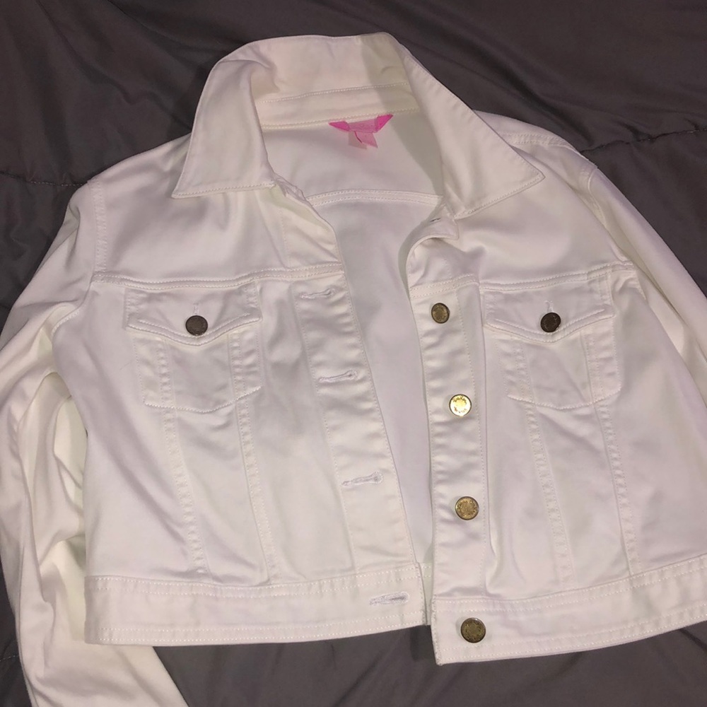 White cropped denim jacket